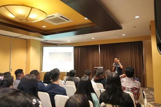 Konferensi - gkdi 10