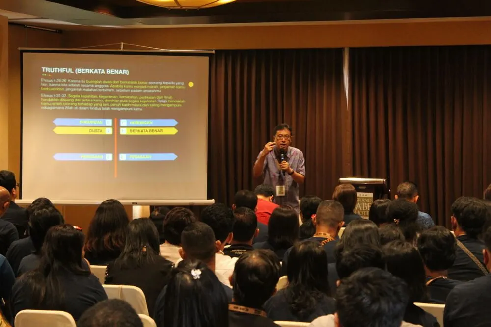 Konferensi - gkdi 11