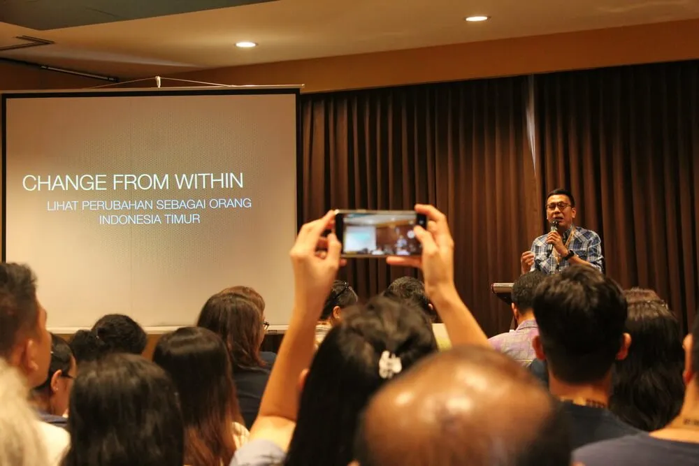 Konferensi - gkdi 12
